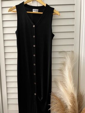 Sleeveless Black Button-Front Maxi Dress